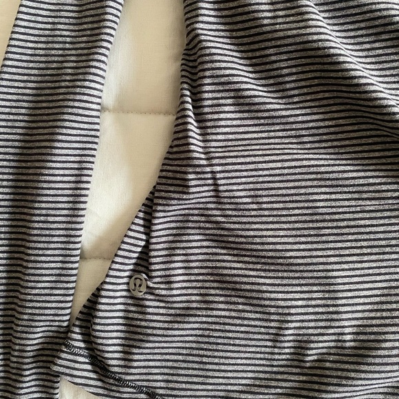 Lululemon long sleeve - Picture 3 of 3